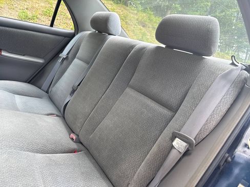 Used 2004 Toyota Corolla LE FWD image 16
