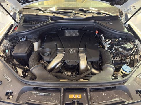 Used 2017 Mercedes-Benz GLS 550 4MATIC image 34