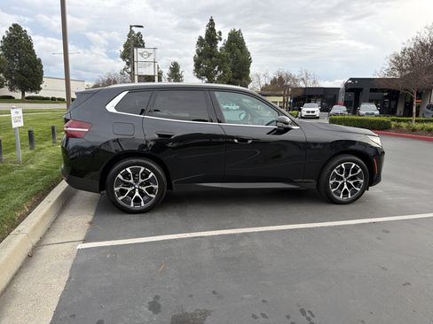 Used 2025 BMW X3 xDrive30i w/ Premium Package image 16