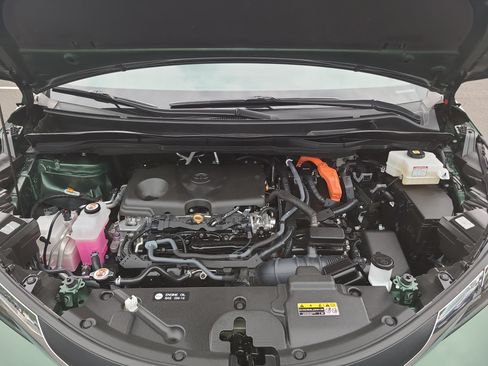 Certified 2025 Toyota Sienna XLE w/ XLE Plus Package AWD/4WD image 33