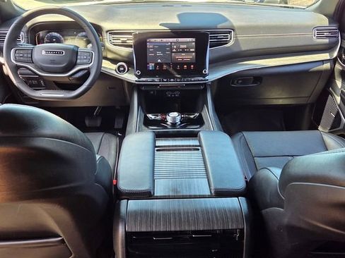 Used 2024 Jeep Wagoneer Series II w/ Flexible Seating Group RWD image 8