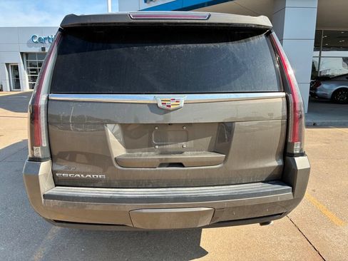 Used 2016 Cadillac Escalade ESV Premium AWD/4WD image 6