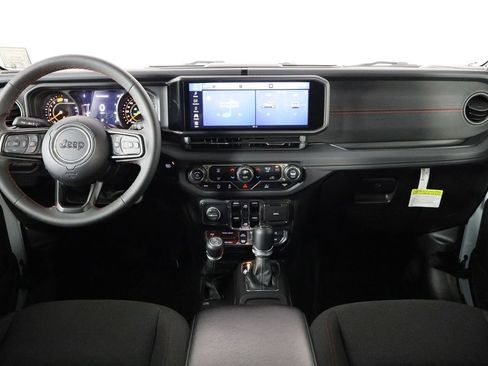 Used 2024 Jeep Wrangler Unlimited Rubicon image 14