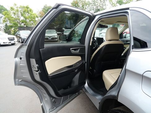Used 2022 Ford Edge SEL AWD/4WD image 23
