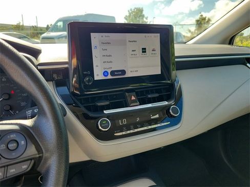 Used 2024 Toyota Corolla LE image 23