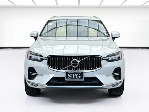 Used 2023 Volvo XC60 B5 Ultimate w/ Climate Package FWD image 2