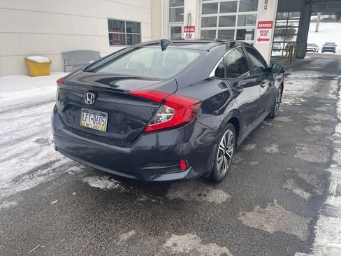 Used 2018 Honda Civic EX-T image 2