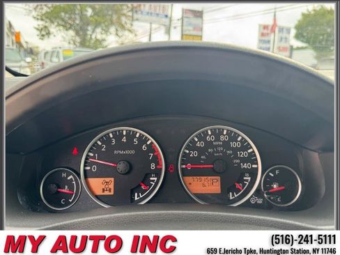 Used 2010 Nissan Pathfinder LE w/ Navigation Pkg image 21