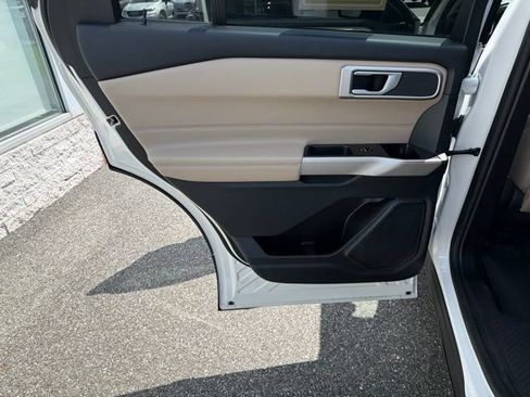 Used 2023 Ford Explorer XLT w/ Equipment Group 202A AWD/4WD image 14