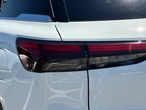 Certified 2025 INFINITI QX60 Pure AWD/4WD image 48