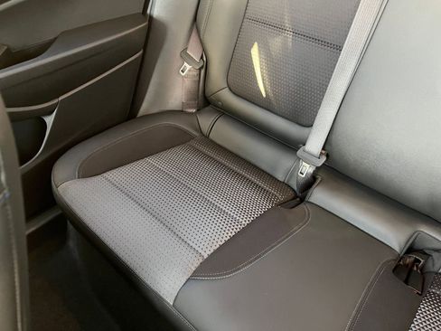 Used 2025 Chevrolet Trax LT image 39