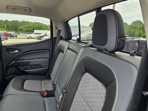Used 2021 Chevrolet Colorado Z71 w/ Z71 Midnight Edition AWD/4WD image 28