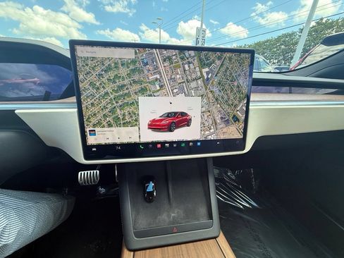 Used 2022 Tesla Model S AWD/4WD image 6