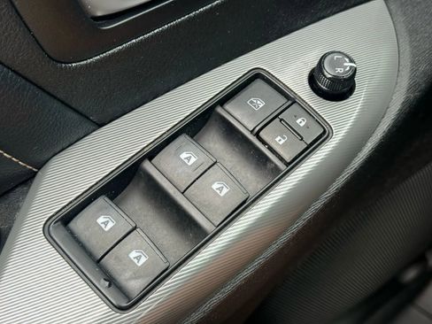 Used 2019 Toyota Sienna SE image 20