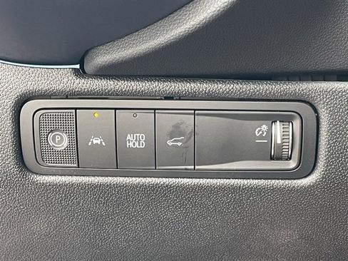 New 2025 Chevrolet Equinox EV LT image 26