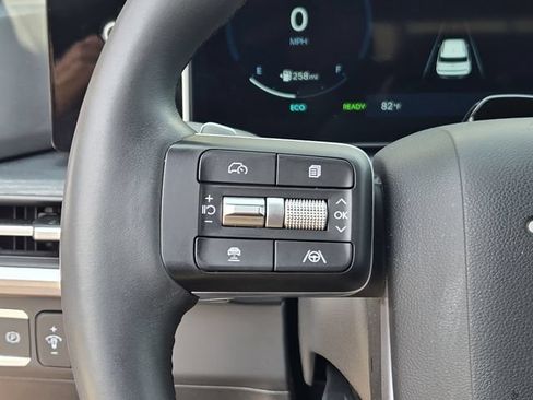 Certified 2025 Hyundai Santa Fe Limited AWD/4WD image 27