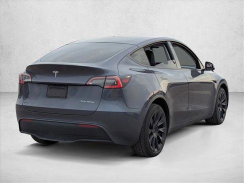Used 2021 Tesla Model Y Long Range image 5