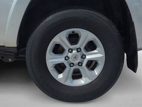 Certified 2022 Toyota 4Runner SR5 RWD image 9