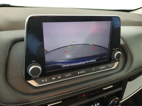 Used 2023 Nissan Rogue SV image 29