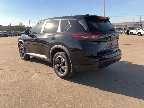 Certified 2024 Nissan Rogue SV image 8