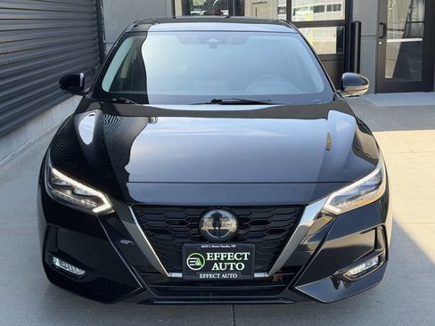 Used 2022 Nissan Sentra SR w/ SR Premium Package FWD image 4