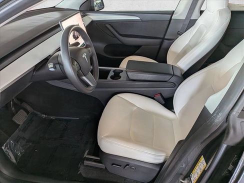 Used 2023 Tesla Model Y Long Range AWD/4WD image 16
