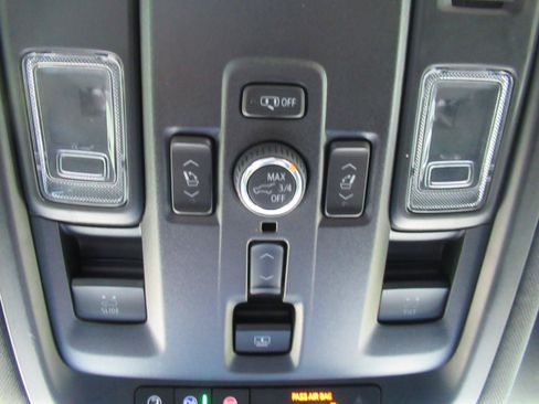 Used 2025 Chevrolet Tahoe Premier w/ Sun And Tow Package AWD/4WD image 31