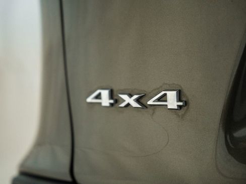 Used 2019 Jeep Cherokee Limited w/ Trailer Tow Group image 10