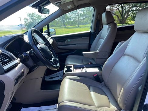 Used 2019 Honda Odyssey EX-L image 17