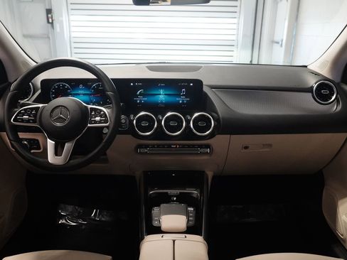 Used 2022 Mercedes-Benz GLA 250 4MATIC image 14