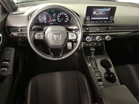 Used 2023 Honda Civic Sport image 2
