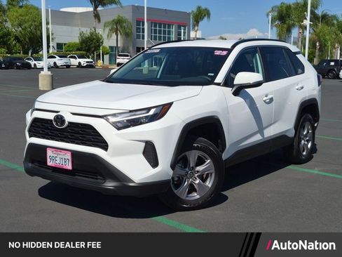 Used 2025 Toyota RAV4 XLE FWD image 1
