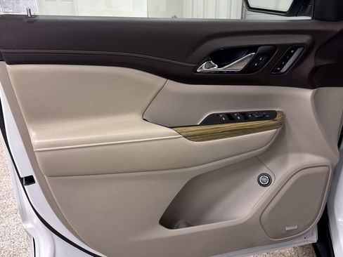 Used 2019 GMC Acadia Denali w/ Technology Package image 3