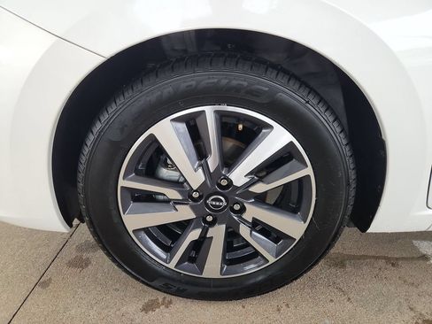 Used 2025 Nissan Versa SV FWD image 30