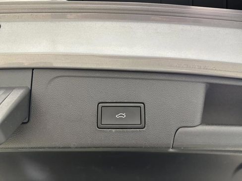 Used 2023 Volkswagen Atlas Cross Sport SEL image 16