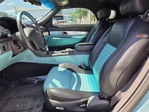 Used 2002 Ford Thunderbird image 12