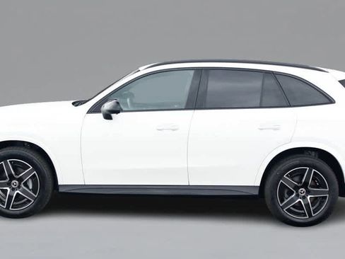 Certified 2025 Mercedes-Benz GLC 300 GLC 300 image 8