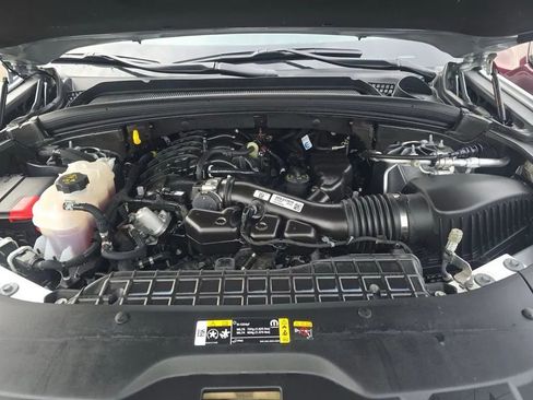 Used 2024 Jeep Grand Cherokee Limited w/ Black Appearance Package image 16