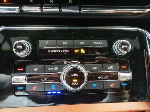 Used 2021 Lincoln Navigator Reserve AWD/4WD image 24