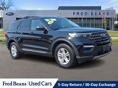 Certified 2023 Ford Explorer XLT w/ Equipment Group 202A AWD/4WD image 1