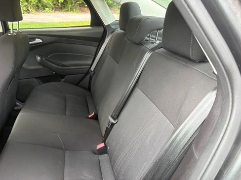 Used 2015 Ford Focus SE FWD image 24