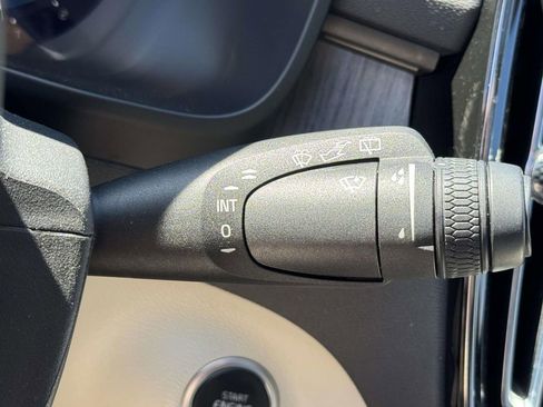 Used 2023 Volvo XC40 B5 Ultimate w/ Climate Package AWD/4WD image 24