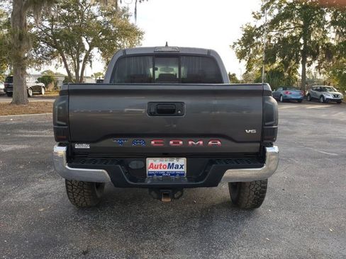 Used 2017 Toyota Tacoma SR5 image 5