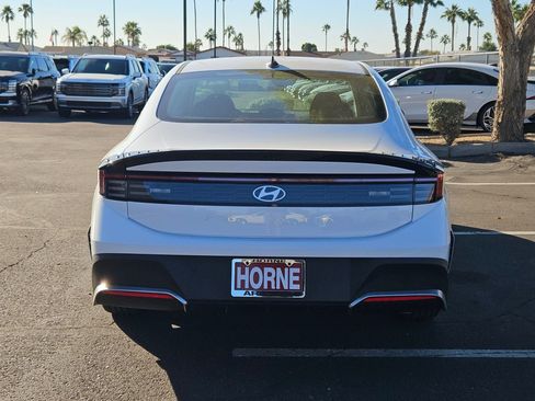 New 2026 Hyundai Sonata SE FWD image 3