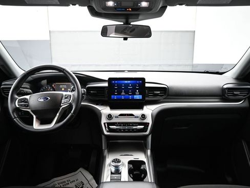 Certified 2022 Ford Explorer XLT image 24