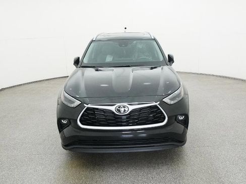 New 2026 Toyota Highlander XLE image 15