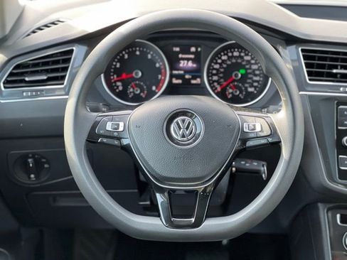 Used 2020 Volkswagen Tiguan S image 31