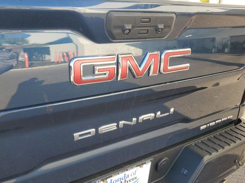 Used 2022 GMC Sierra 2500 Denali w/ Denali Ultimate Package image 13