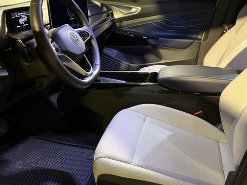 Used 2025 Volkswagen ID.4 Pro S image 4