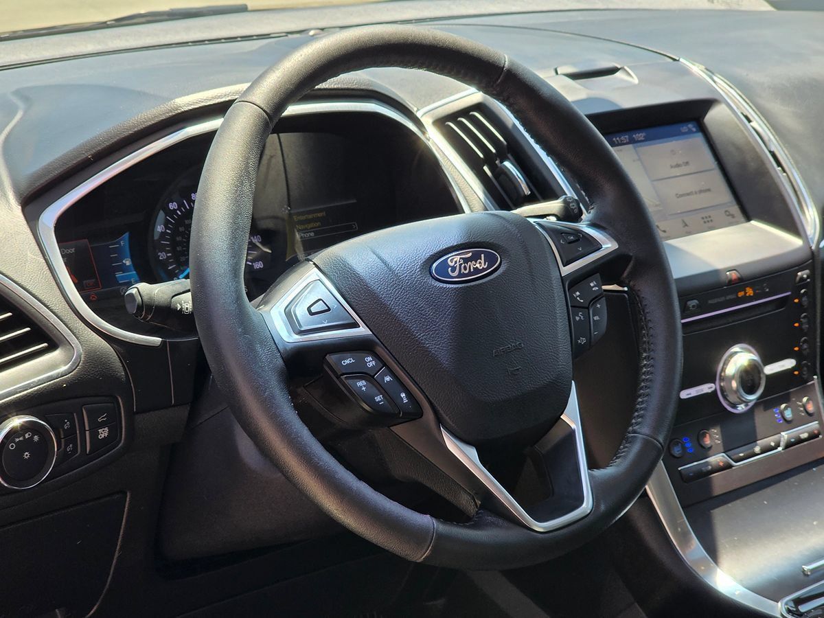 Used 2019 Ford Edge Titanium w/ Equipment Group 301A FWD image 21